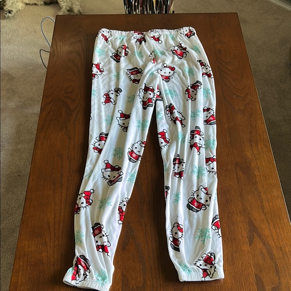 Hello Kitty Christmas Pajamas with Snowflakes - Picture 6 of 6
